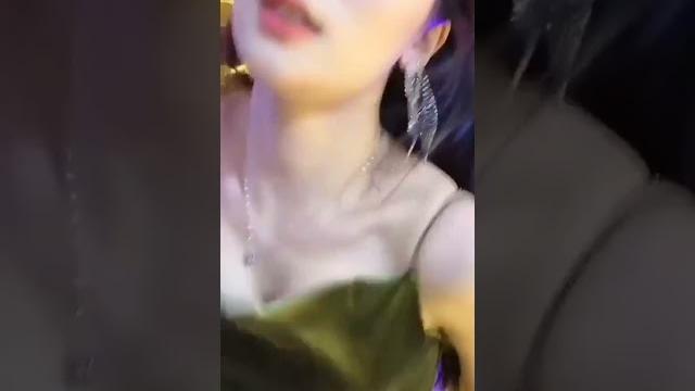 快手抖奶热舞 快手抖奶热舞