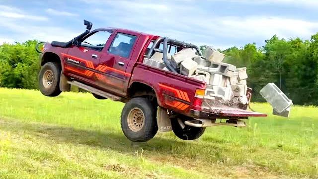 Toyota hilux durability test #1 Toyota hilux durability test #1