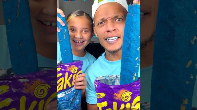 Extreme giant blue food challenge! Extreme giant blue food challenge!