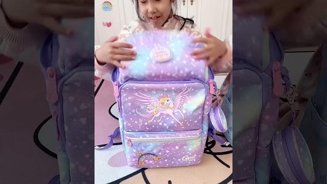 挑战看谁的书包装的多!零食和玩具我们都要!#姐妹日常#姐妹日常 #走秀 #购物挑战#挑战 挑战看谁的书包装的多!零食和玩具我们都要!#姐妹日常#姐妹日常 #走秀 #购物挑战#挑战