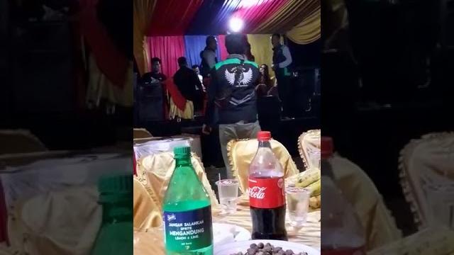 Joget hebo tanpa busana Joget hebo tanpa busana