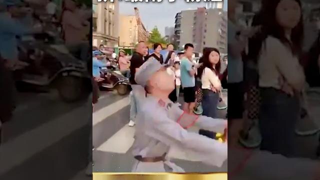 粉紅被腦控!研究顯示:看戰狼,腦死亡! 粉紅被腦控!研究顯示:看戰狼,腦死亡!