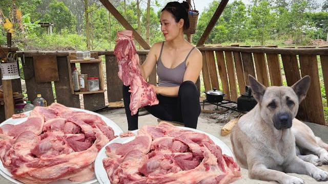 Cook rice in bamboo tubes, marinate meat in jars, grill hot skewers of meat_ngan daily life Cook rice in bamboo tubes, marinate meat in jars, grill hot skewers of meat_ngan daily life