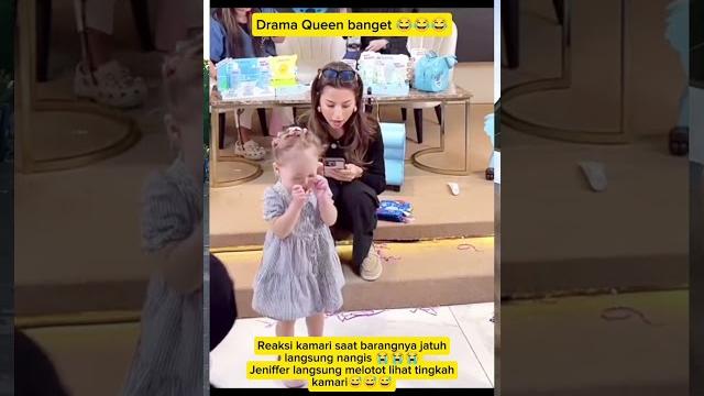 Reaksi kamari lihat barangnya jatuh mamari sampai keheranan #jeniffer #kamariwassink #mamari Reaksi kamari lihat barangnya jatuh mamari sampai keheranan #jeniffer #kamariwassink #mamari