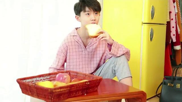 【tik tok】【抖音】看00後挑戰抖音變身術.flv 【tik tok】【抖音】看00後挑戰抖音變身術.flv
