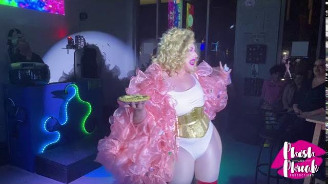 Toni kola - m.i.l.f. $ Toni kola - m.i.l.f. $