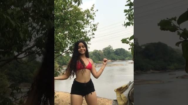 Linda morena cacheada novinha dançando sensualizando de shortinho #shorts #reels #viral #fyp #love Linda morena cacheada novinha dançando sensualizando de shortinho #shorts #reels #viral #fyp #love