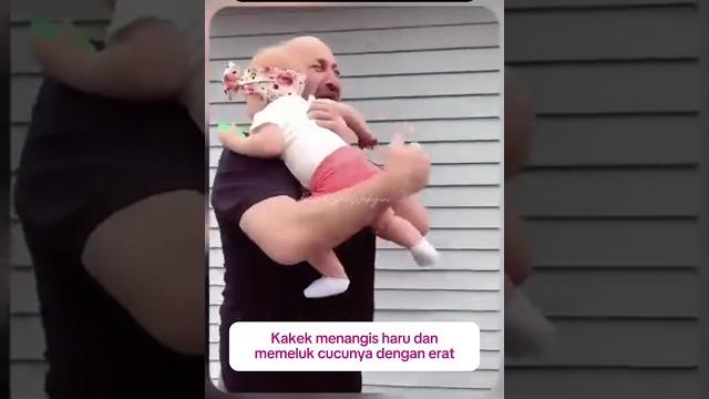 Pertemuan cucu dengan kakek dan neneknya #cucu #kakek #nenek #cinta #kasih #sayang #inspirasi #rindu Pertemuan cucu dengan kakek dan neneknya #cucu #kakek #nenek #cinta #kasih #sayang #inspirasi #rindu