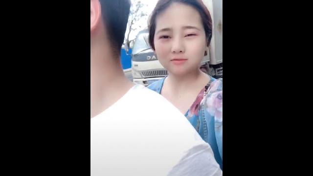 想不想后面也有两个奶子顶着你的背 想不想后面也有两个奶子顶着你的背