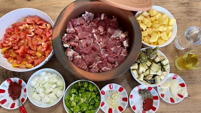 Lokum gibietli güveç nasıl yapılır?ateşte güveç tarifi|güveç yapımı|sebzeli etli güveç|ana yemek Lokum gibietli güveç nasıl yapılır?ateşte güveç tarifi|güveç yapımı|sebzeli etli güveç|ana yemek