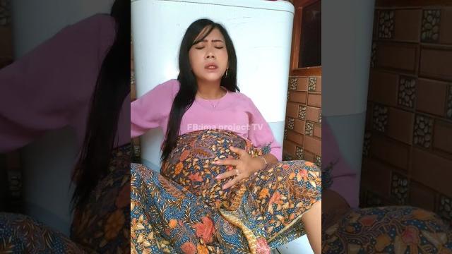 Perjuangan ibu hamil melahirkan sendirian part 4 - film pendek Perjuangan ibu hamil melahirkan sendirian part 4 - film pendek