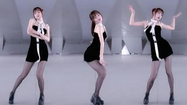 I m so hot性感蹦迪【巫小萤】 I m so hot性感蹦迪【巫小萤】