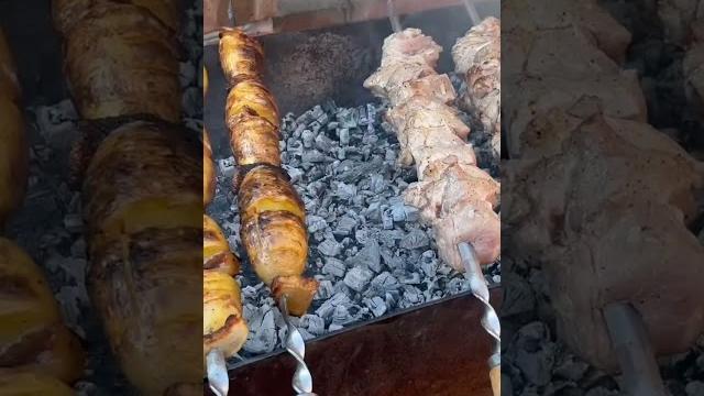 Шашлык и картофель на мангале. Шашлык и картофель на мангале.