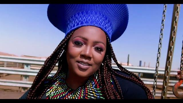 Joezi - amathole feat. lizwi (original mix) Joezi - amathole feat. lizwi (original mix)