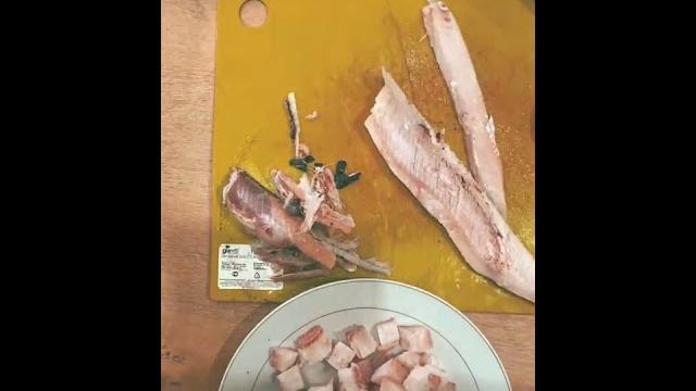 #индигирка (нарезка из свежемороженой рыбы в якутском стиле). как правильно чистить рыбу. якутия #индигирка (нарезка из свежемороженой рыбы в якутском стиле). как правильно чистить рыбу. якутия