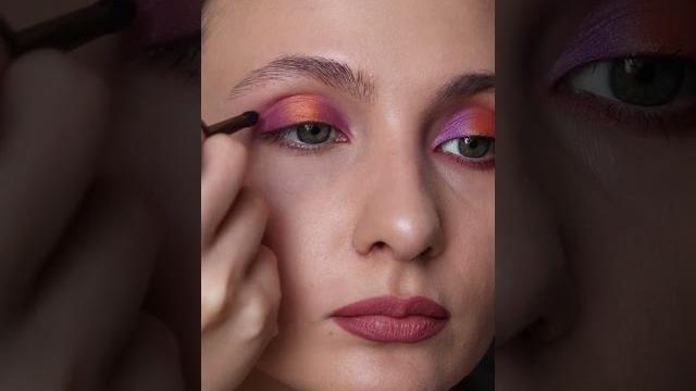 Яркий макияж глаз Яркий макияж глаз