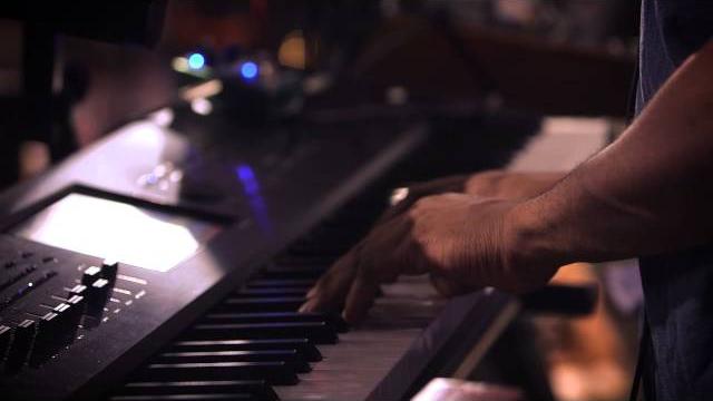Snarky puppy - lingus (we like it here) Snarky puppy - lingus (we like it here)