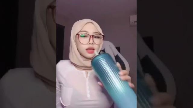 Live hijab cream t*k3d bul3t twerking Live hijab cream t*k3d bul3t twerking