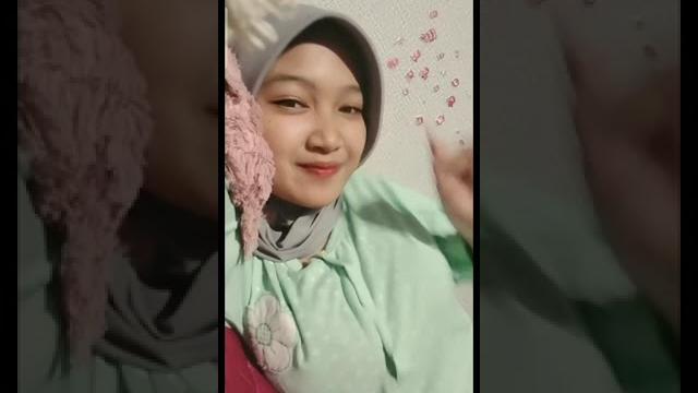 Jilbab rebahan kancingnya Jilbab rebahan kancingnya