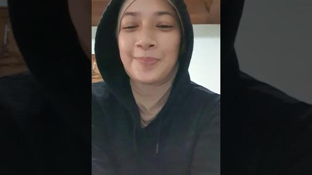 Tante cantik pamer puting di depan umum Tante cantik pamer puting di depan umum