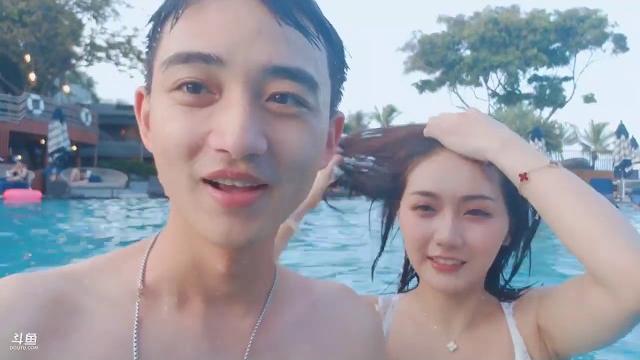 斗鱼tv 国民大舅哥 和grace星星一起游泳 20190723 斗鱼tv 国民大舅哥 和grace星星一起游泳 20190723