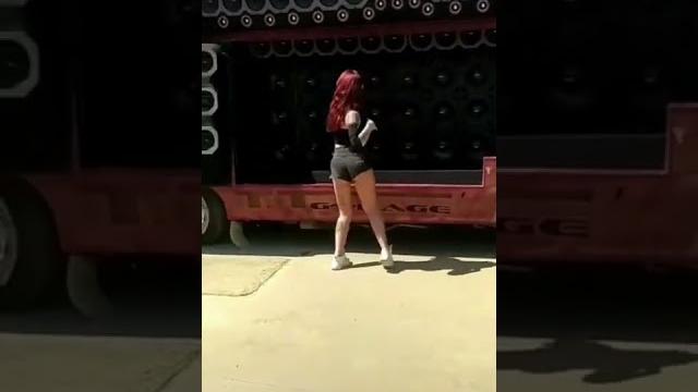 Yağmur şi̇mşek araba fuari da Yağmur şi̇mşek araba fuari da