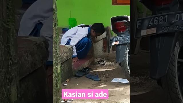 Kasian si ade muntah sampe segitu nya .musim penyakit Kasian si ade muntah sampe segitu nya .musim penyakit