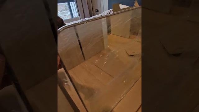 Монтаж зеркала с подсветкой Монтаж зеркала с подсветкой