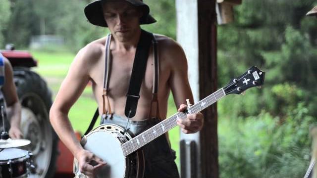 Thunderstruck by steve'n'seagulls (live) Thunderstruck by steve'n'seagulls (live)