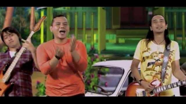 Padi - sahabat selamanya (official music video) Padi - sahabat selamanya (official music video)