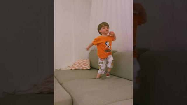 Yağız ve nil koltukta Yağız ve nil koltukta