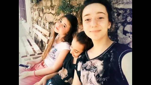Selfiee Selfiee