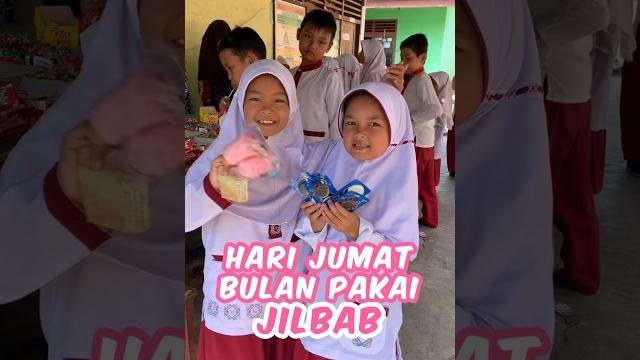 Bulan sekolah hari jumat pakai jilbab Bulan sekolah hari jumat pakai jilbab