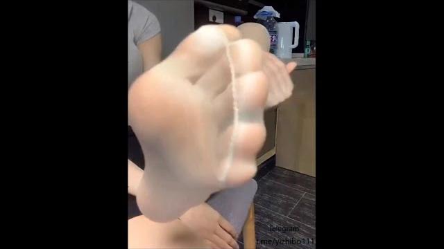 貼臉摸鼻抹唇 絲香聞味銷魂 貼臉摸鼻抹唇 絲香聞味銷魂