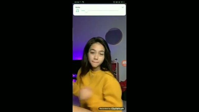 Bigo hot live - awek melayu terpayung tetek Bigo hot live - awek melayu terpayung tetek