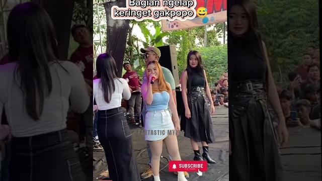Bagian ngelap keringet ajeng febria gak opo-opo #dangdut #orkes Bagian ngelap keringet ajeng febria gak opo-opo #dangdut #orkes