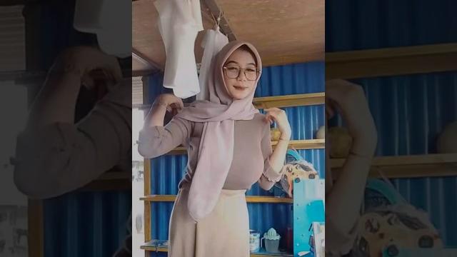 Hijab baju rajut tobrut gunung gede | jilboobs hot pemersatu bangsa | tiktok jilbob hot indonesia Hijab baju rajut tobrut gunung gede | jilboobs hot pemersatu bangsa | tiktok jilbob hot indonesia