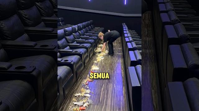 Petugas kebersihan bioskop ini menemukan harta karun di tumpukan sampah #shorts #shortvideo Petugas kebersihan bioskop ini menemukan harta karun di tumpukan sampah #shorts #shortvideo