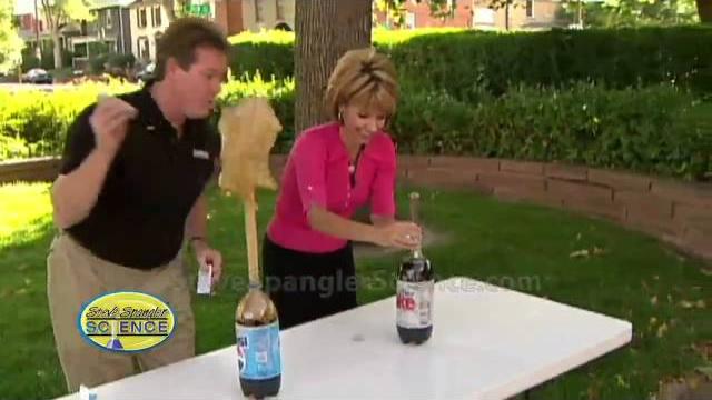 Cool science experiment - original mentos diet coke geyser Cool science experiment - original mentos diet coke geyser