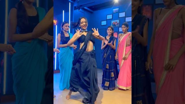 Hook raja ji - sneha bharti l dance l bhojpuri l #shorts Hook raja ji - sneha bharti l dance l bhojpuri l #shorts