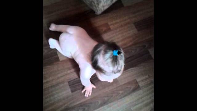 Нели)) гола попка Нели)) гола попка
