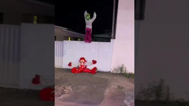 Chaves dando mortal em cima do fofão! #shorts Chaves dando mortal em cima do fofão! #shorts