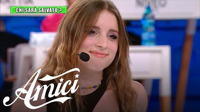 Amici 22 - angelina - se telefonando Amici 22 - angelina - se telefonando