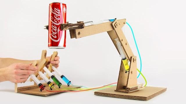 How to make hydraulic powered robotic arm from cardboard How to make hydraulic powered robotic arm from cardboard