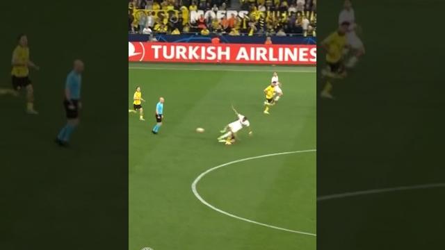 That hummels‘ tackling vs mbappe ️ That hummels‘ tackling vs mbappe ️