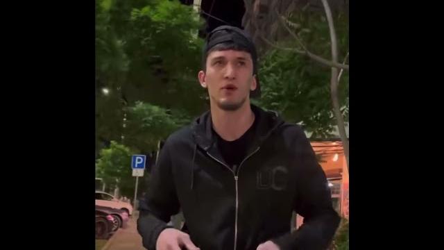 «отойди от меня»: парень цеплял туристку в дагестане ️ «отойди от меня»: парень цеплял туристку в дагестане ️