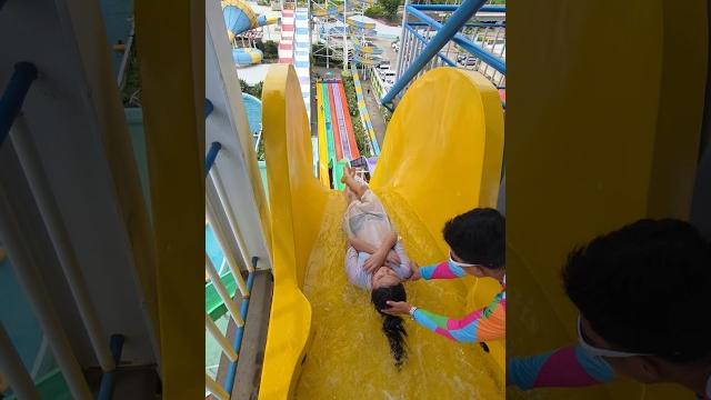 Oops‼️ got stuck for 1 sec‼️ #shorts #waterpark Oops‼️ got stuck for 1 sec‼️ #shorts #waterpark