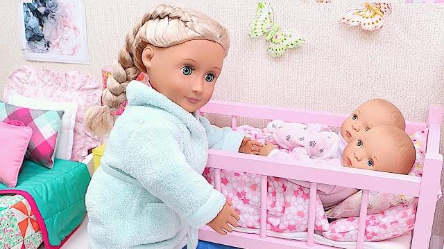 Mommy and twin baby dolls family routine in dollhouse - play dolls Mommy and twin baby dolls family routine in dollhouse - play dolls