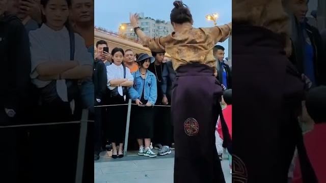 锅庄女神卓嘎!#抖音灵魂舞蹈#小蛮腰扭起来#妖娆的舞姿#辣身材#大长腿美女 锅庄女神卓嘎!#抖音灵魂舞蹈#小蛮腰扭起来#妖娆的舞姿#辣身材#大长腿美女
