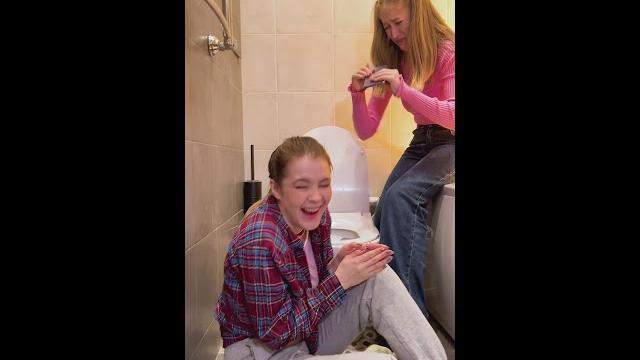 Oops! the phone fell in the toilet Oops! the phone fell in the toilet
